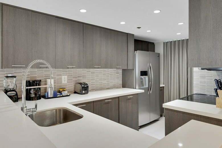 The Grand Condos By Edgewater One Ir