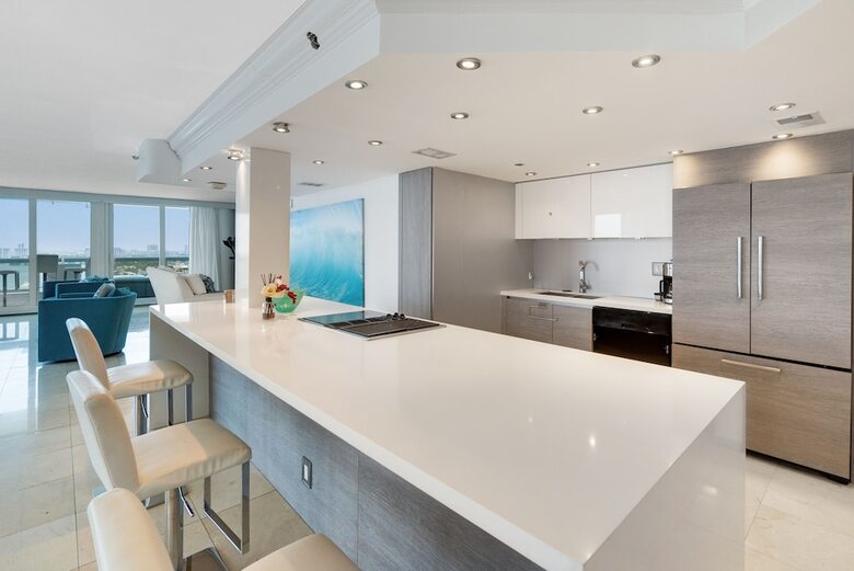 The Grand Condos By Edgewater One Ir
