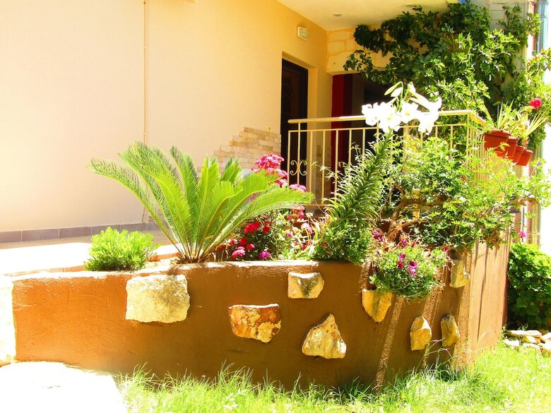 Aristos Apartments