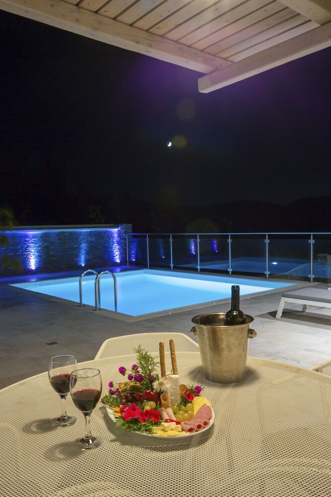 Virginia Luxury Villas