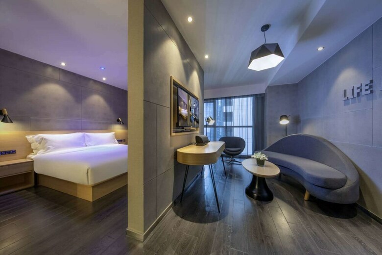 Orange Hotel Select XI 'an North Station