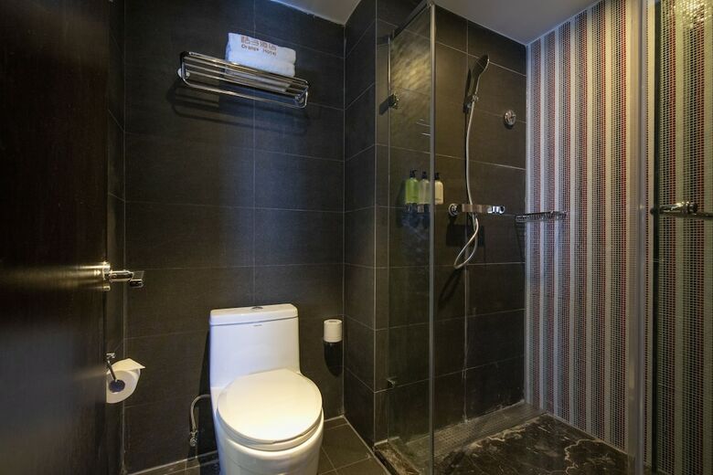 Orange Hotel Select XI 'an North Station