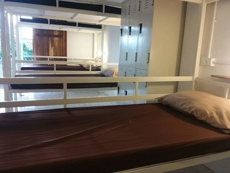 Hostal 8 Sleeper Street