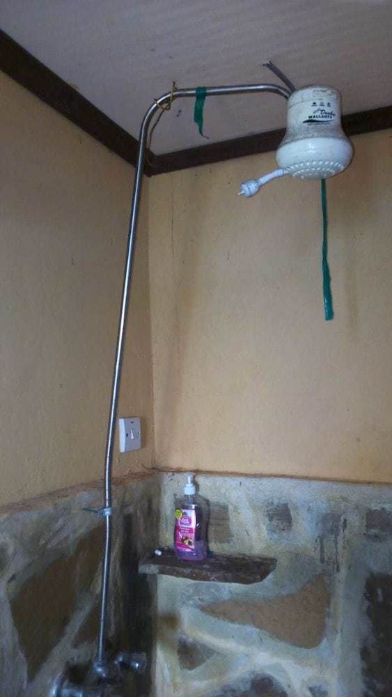 Hostal Wasini Dolphin Divers Lodge - Hostel