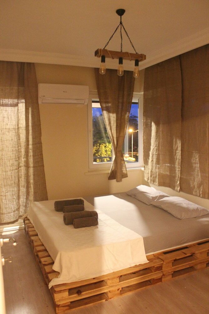 El Mundo Suites