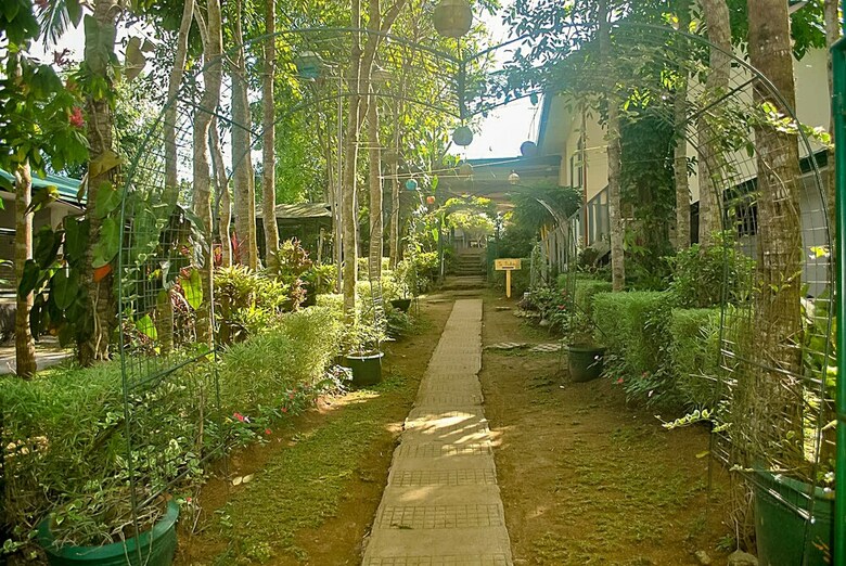 Loria Hotel Tagaytay