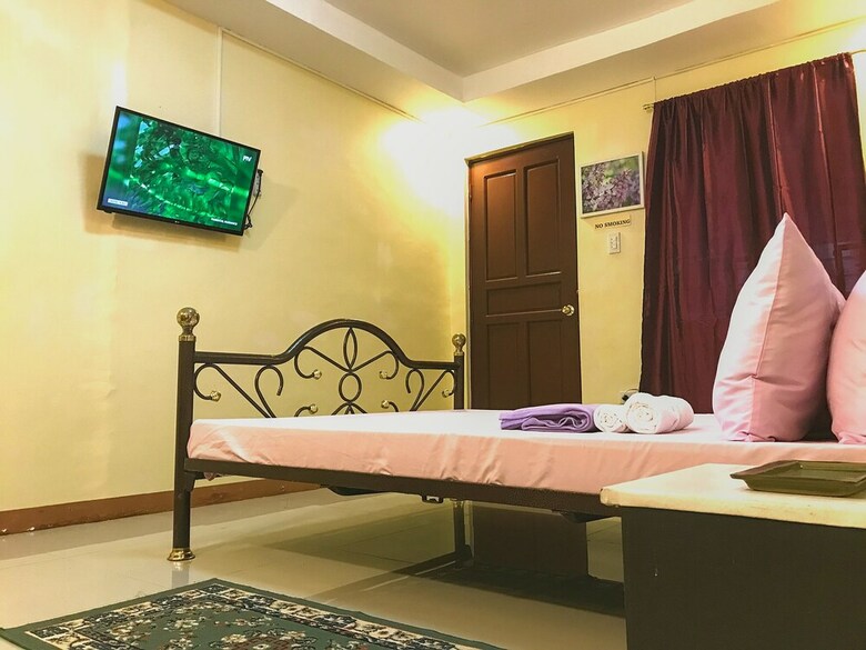 Loria Hotel Tagaytay