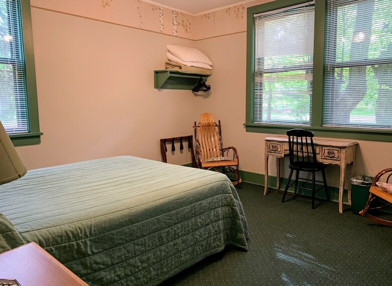 Hotel Gordon Beach Inn