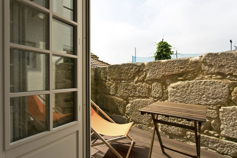 Rva S�o Jo�o Novo Apartments