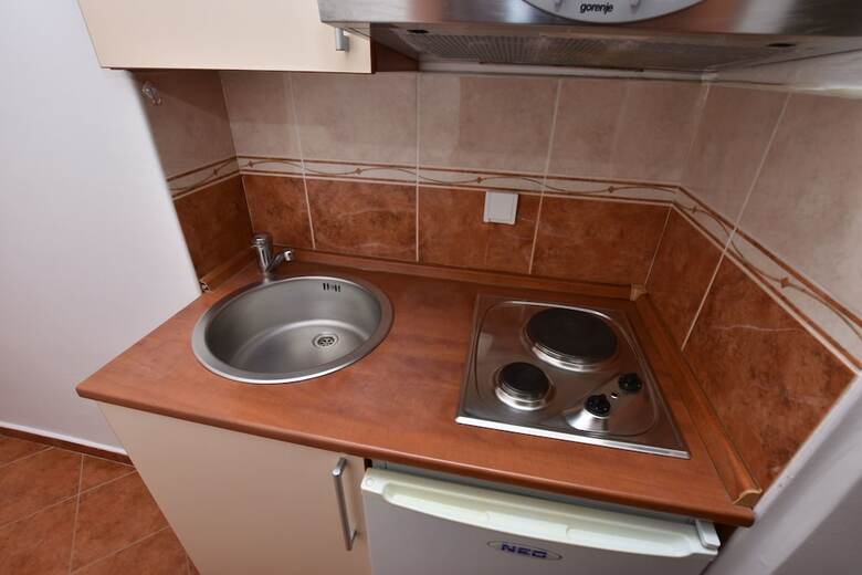 Apartments And Rooms Iva