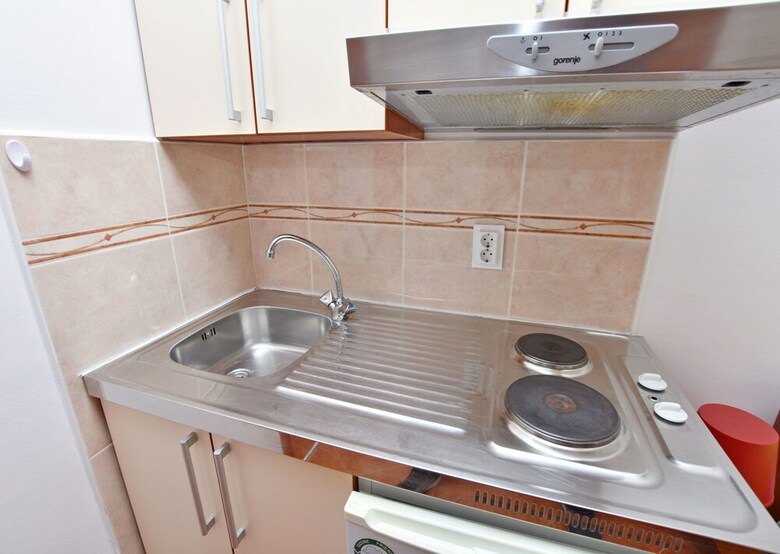 Apartments And Rooms Iva