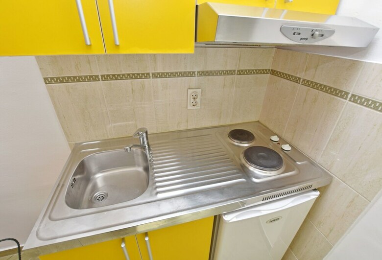 Apartments And Rooms Iva