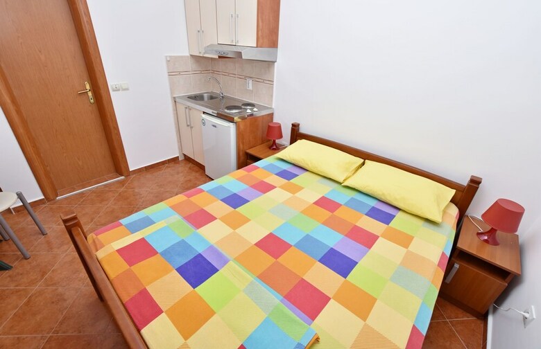 Apartments And Rooms Iva