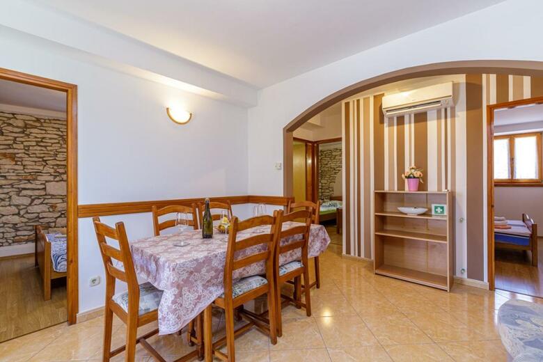 Apartments Mirjana Medulin