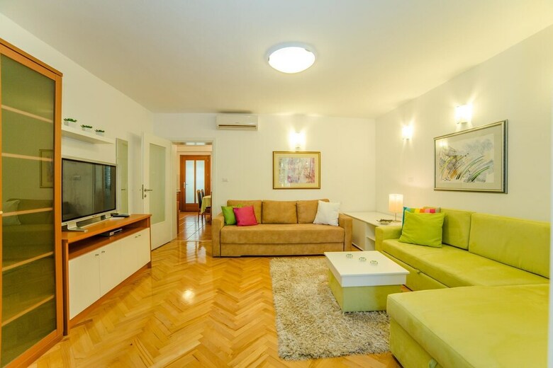 Apartments Lavizatic