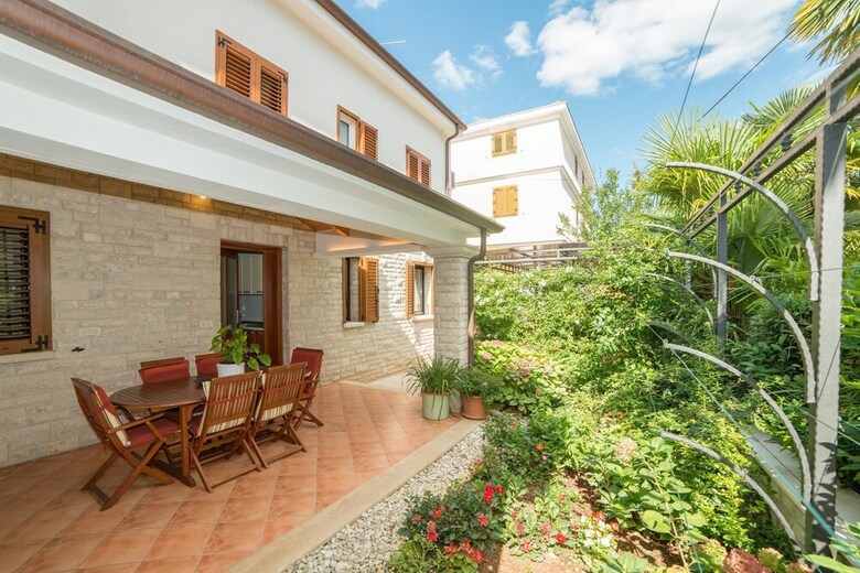 Apartments Lavizatic