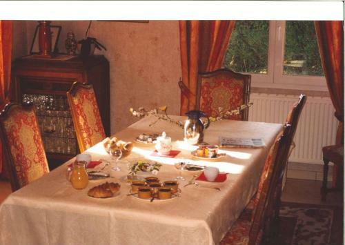 Hostal Maison D'h�tes Les Feuilles D'or