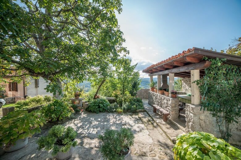Apartment Pud Oreh / One Bedroom