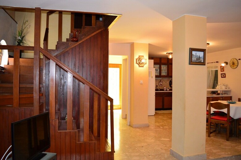 Holiday House Neno