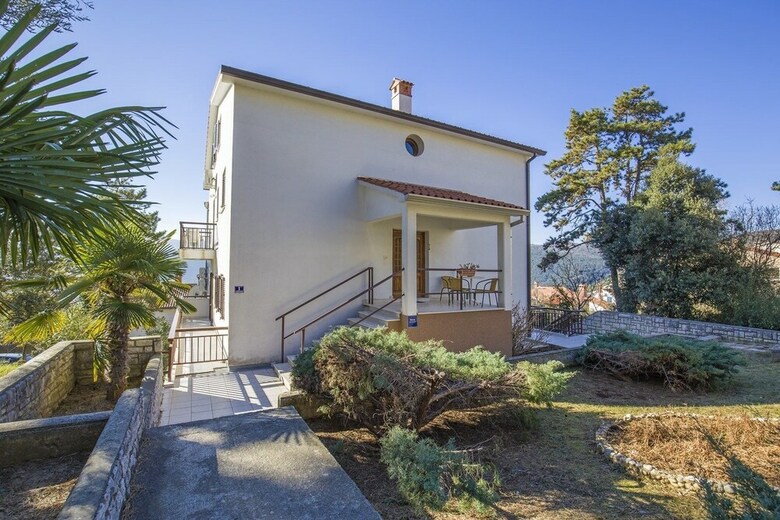 Apartments Pino Rabac