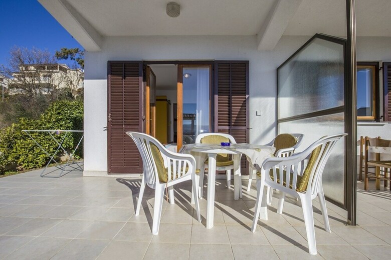 Apartments Pino Rabac
