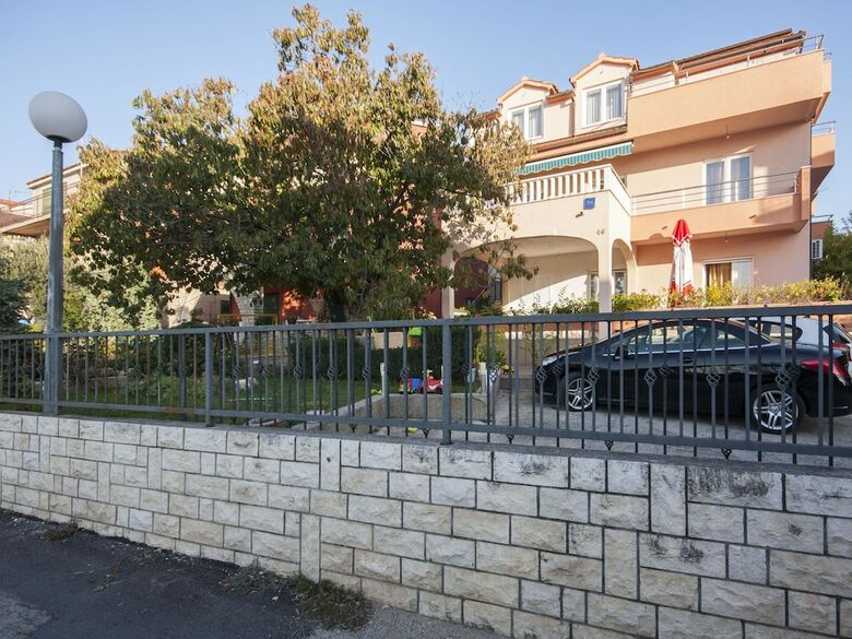 Apartments Vinka Brodarica