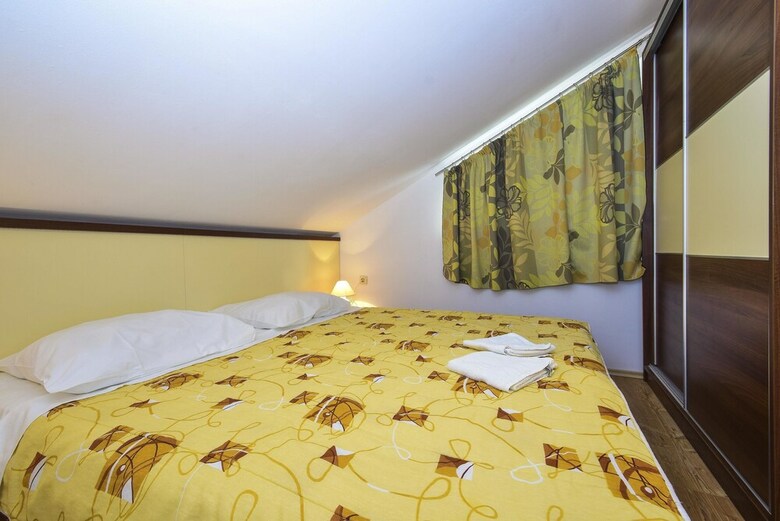 Apartments Komadina M73