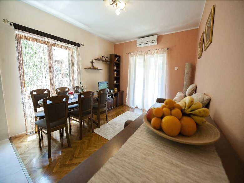 Apartment Boji? / One Bedroom