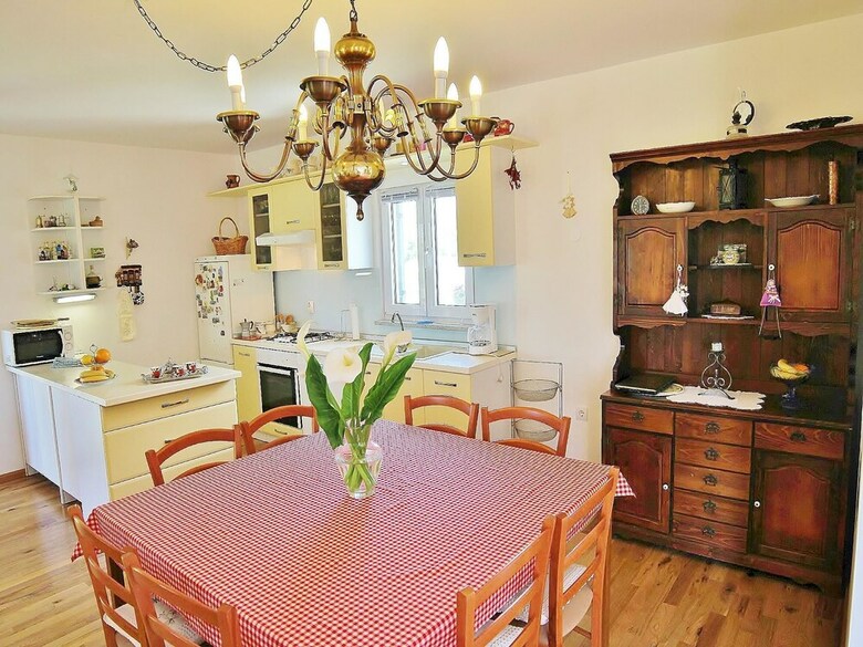Holiday House Lico