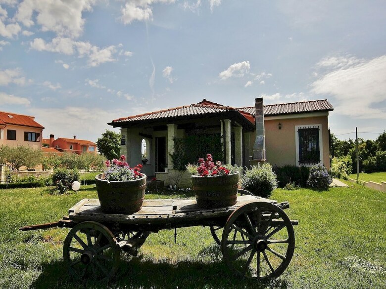 Holiday House Lico