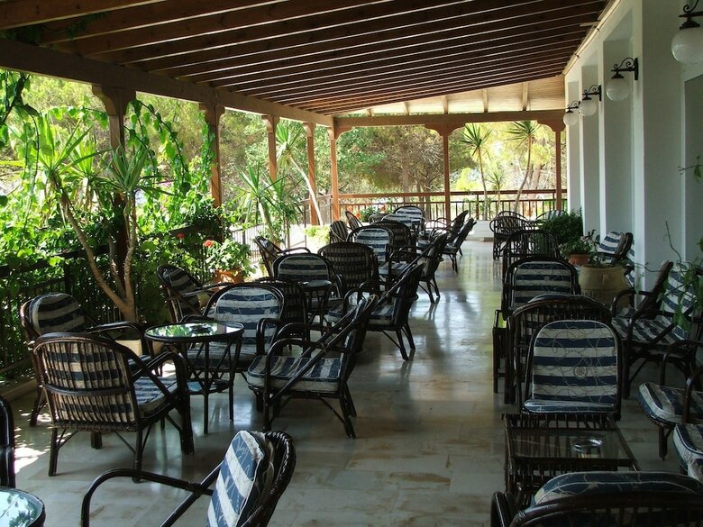 Irinna Hotel