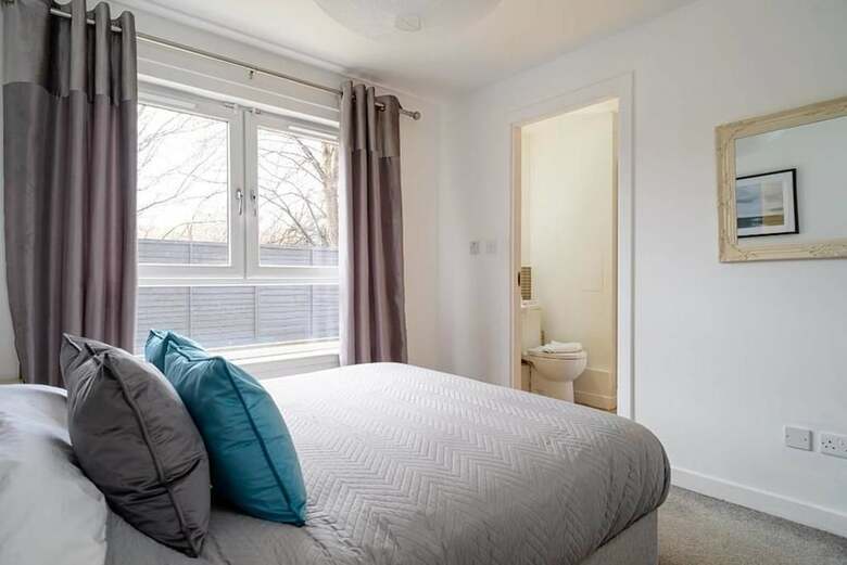 Fabulous Apartment Near Edinburgh Centre
