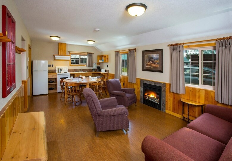 Hotel Pine Bungalows