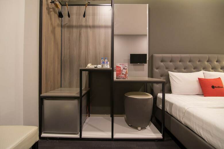 Hotel Reddoorz Plus Near Saigon Centre