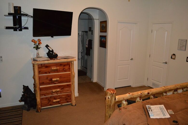 The Bear's Den B&B