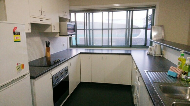 Darling Harbour Modern 1 Bedroom Apartment