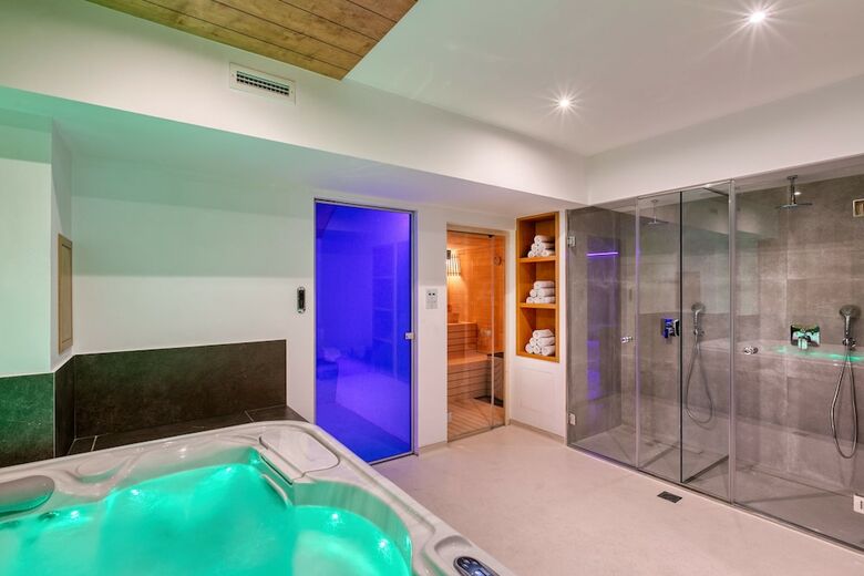 Las Hotel & Spa