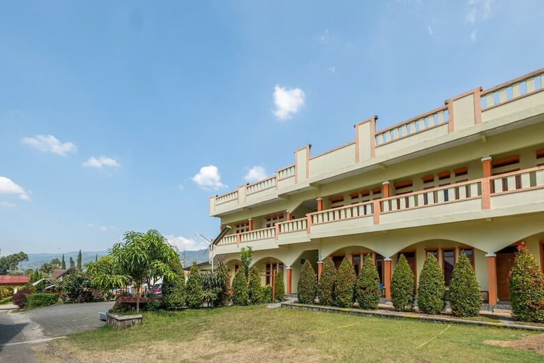 Hostal Oyo 428 Pondok Winagung Hotel