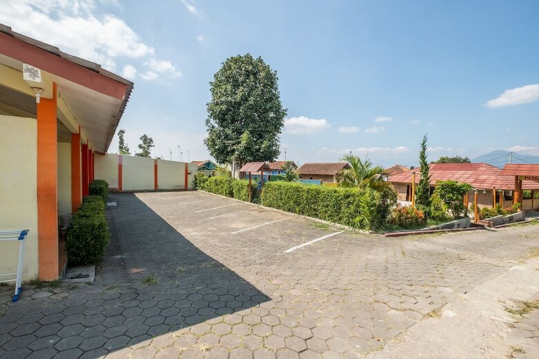 Hostal Oyo 428 Pondok Winagung Hotel