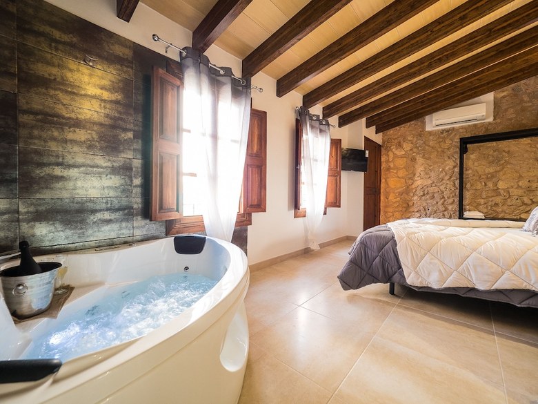 Apartamentos Cas Mercader By Alquilair