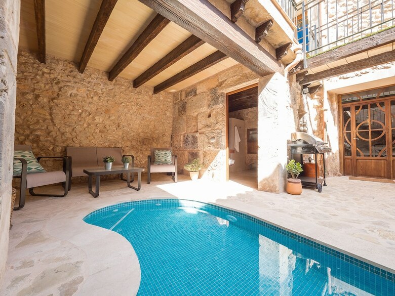 Apartamentos Cas Mercader By Alquilair