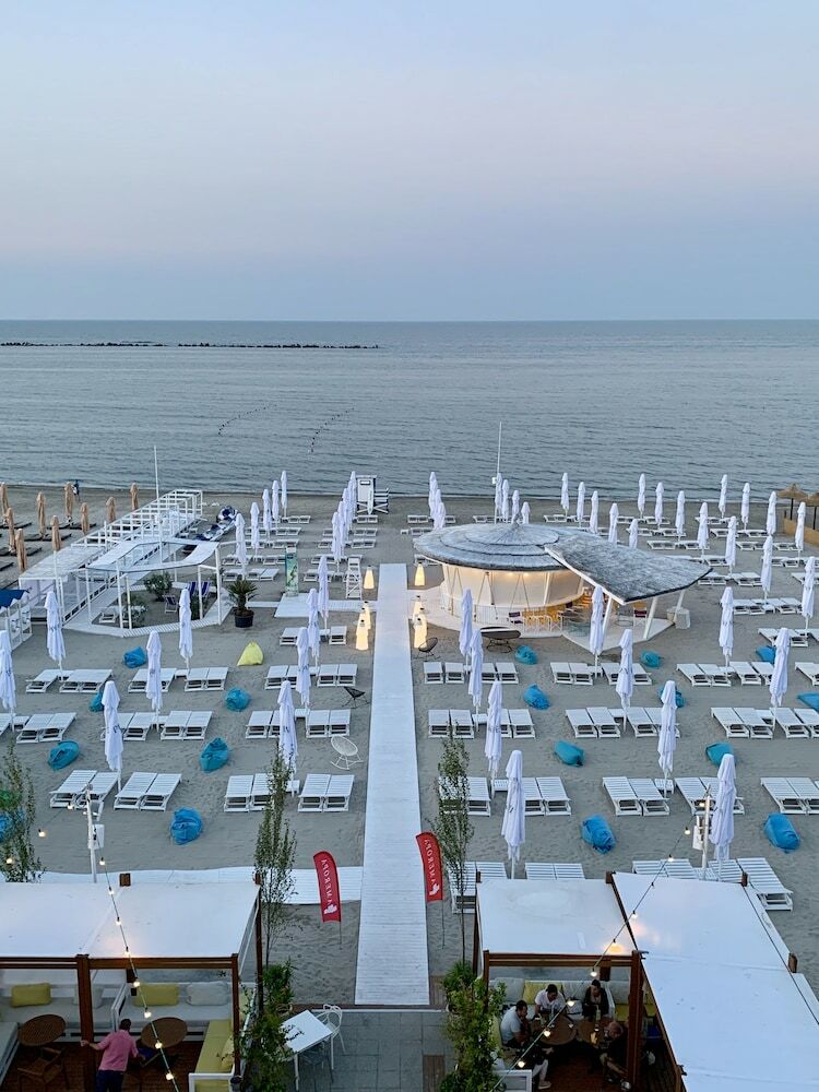 Riva Mamaia Aparthotel