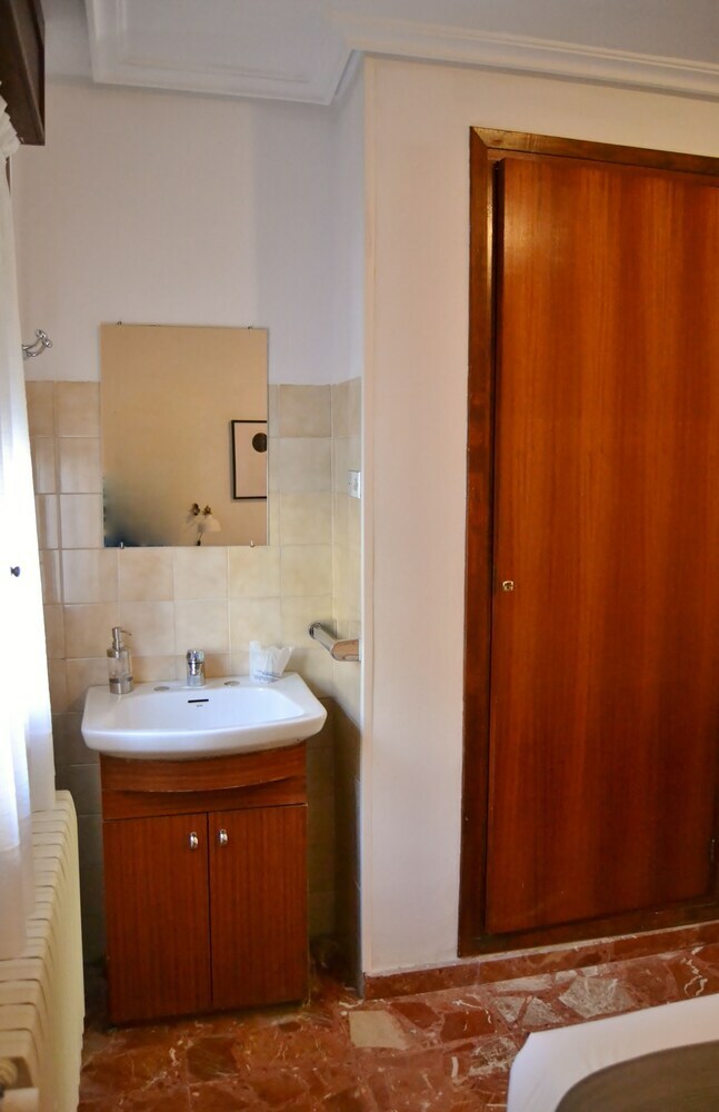 Pension Tres Puentes Anguiano