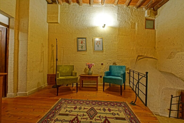 Hotel La Casa Cave
