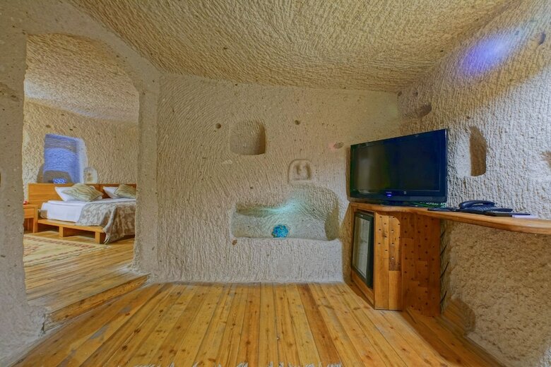 Hotel La Casa Cave