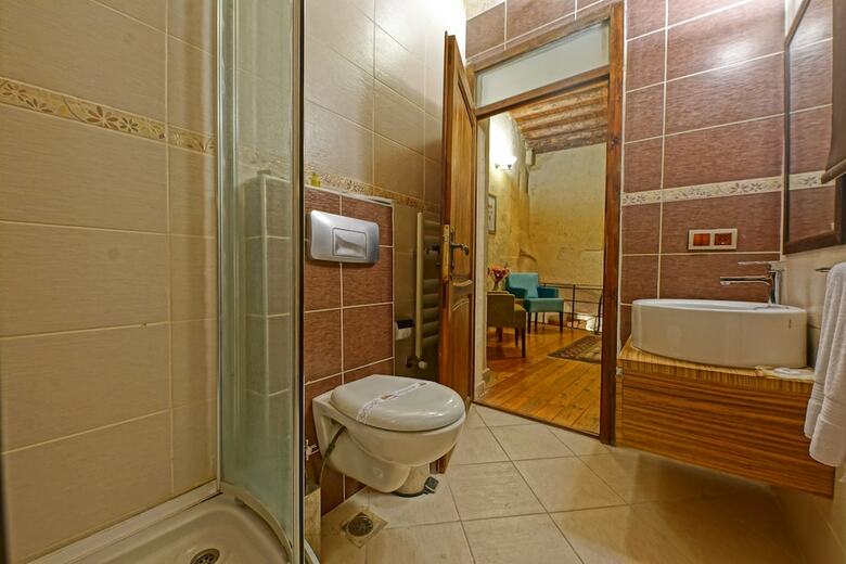 Hotel La Casa Cave
