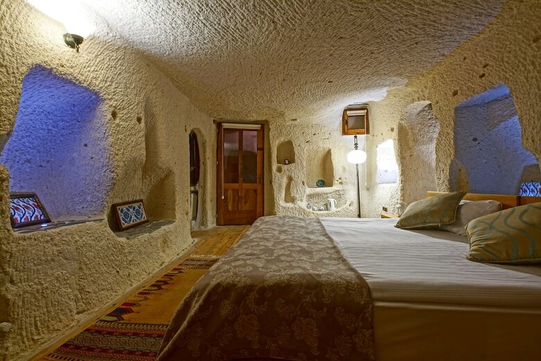 Hotel La Casa Cave