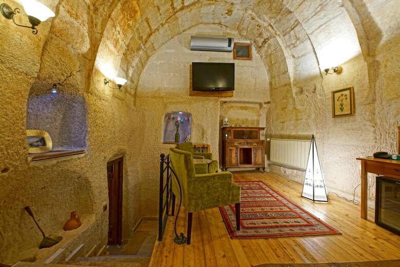 Hotel La Casa Cave