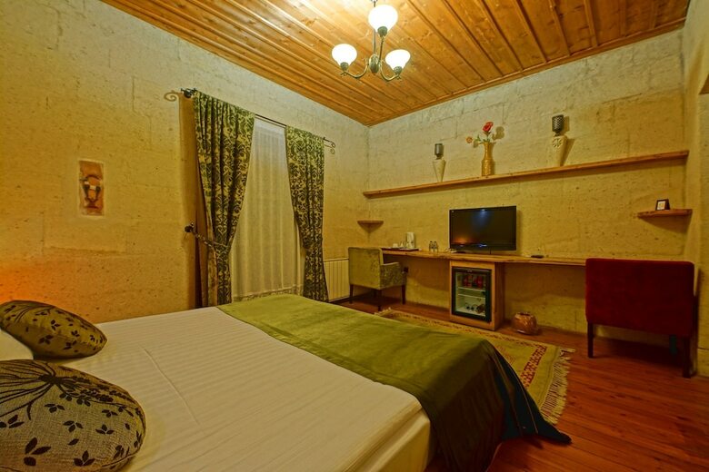 Hotel La Casa Cave