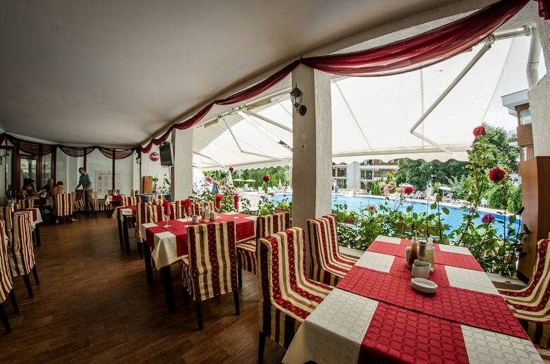 Apartamentos Messambria Fort Beach